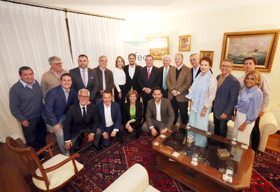 FEC sostiene encuentro con Evelyn Matthei en el marco de ciclo de reuniones presidenciales