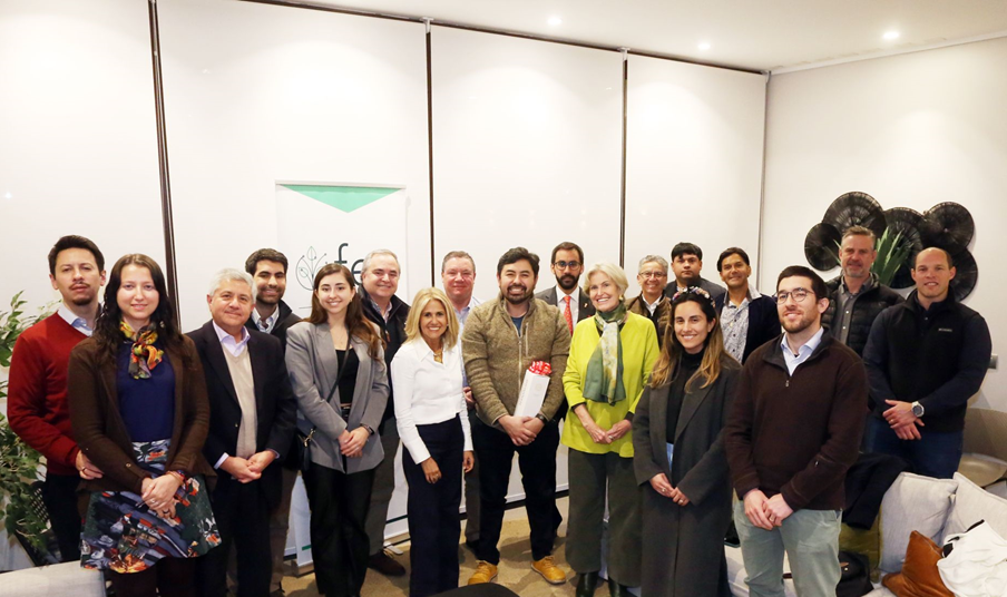 Tadashi Takaoka lidera taller de innovación para FEC Jóvenes